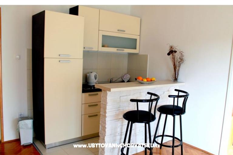 Apartments Juricev 100m to the beach – photo 12