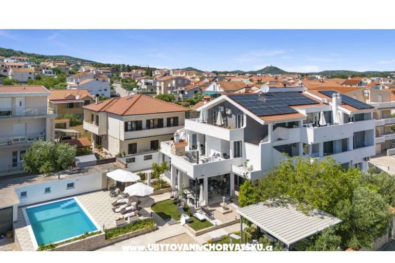 Vila s bazenom i jacuzzijima – photo 3