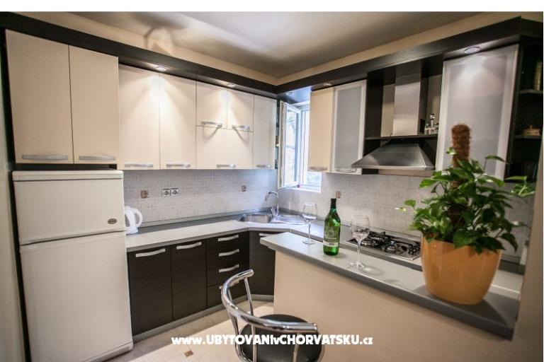 Apartment Tina 10 m. beach – photo 6