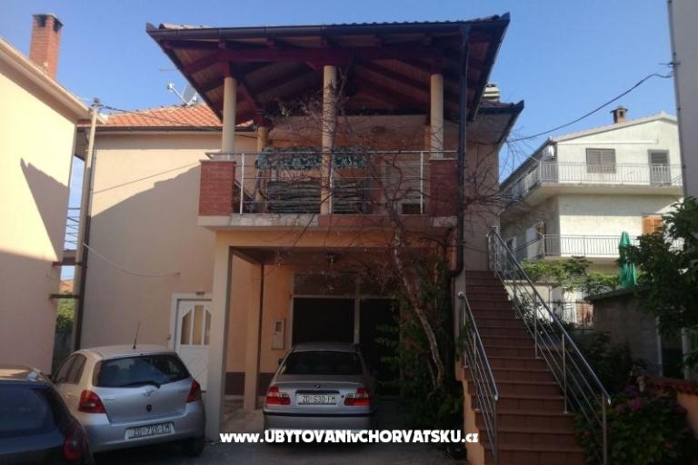 Apartments F – photo 2