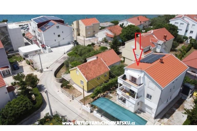 Apartments Zara by the sea – photo 4