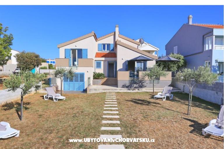 Holiday Home Victoria  – photo 2