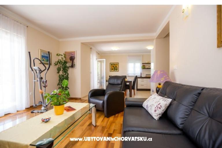 Apartment with pool ViGo – photo 4